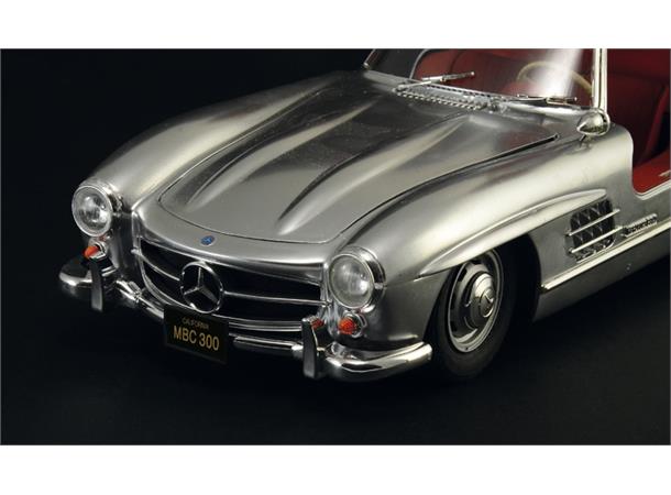 Italeri 1:16  Mercedes Benz 300 SL Gull