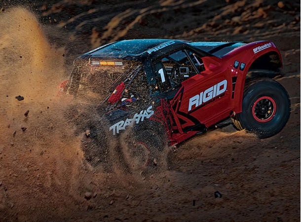 Traxxas UDR m/LED u/batteri og lader 1/7 skala