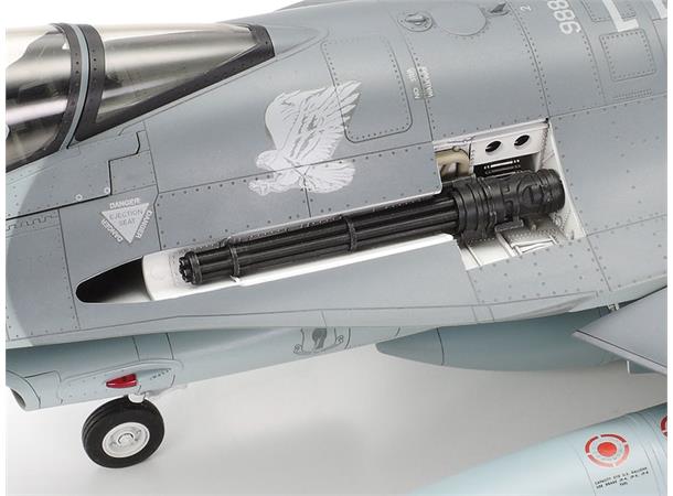 Tamiya F-16CJ Block 50 1/32 plastbyggesett