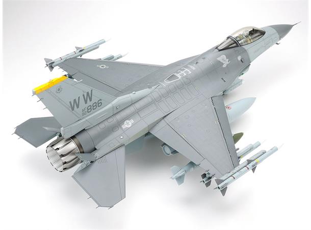 Tamiya F-16CJ Block 50 1/32 plastbyggesett