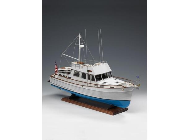 Amati Grand Banks  1:20 80cm lang byggesett i tre og plast
