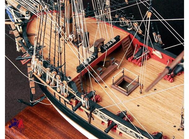 H.M.S. Fly 1:64 Amati byggesett i tre