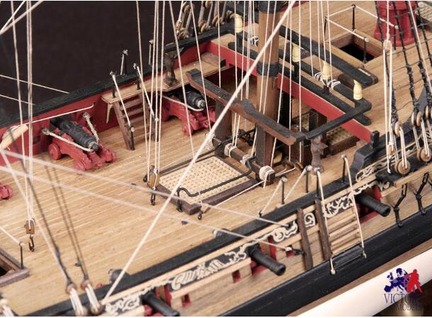 H.M.S. Fly 1:64 Amati byggesett i tre