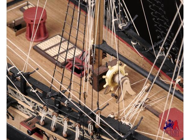 H.M.S. Fly 1:64 Amati byggesett i tre