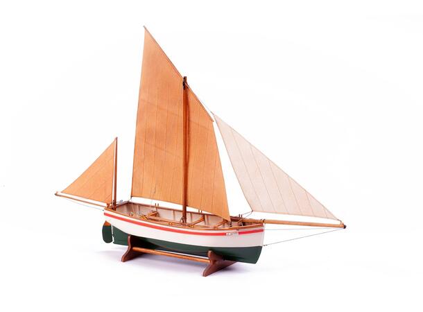 Billing Boats Le Bayard 1:30 tre skrog