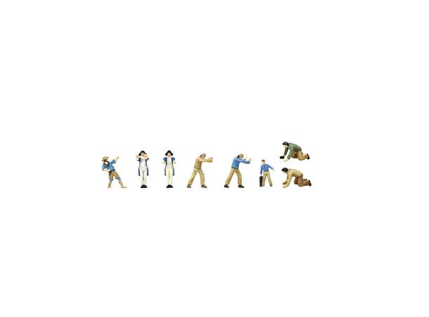 HMS Endeavour Metal Figures Artesania  1:65