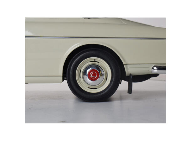 Volvo Amazon 122S  1:8 § mangler noe skruer