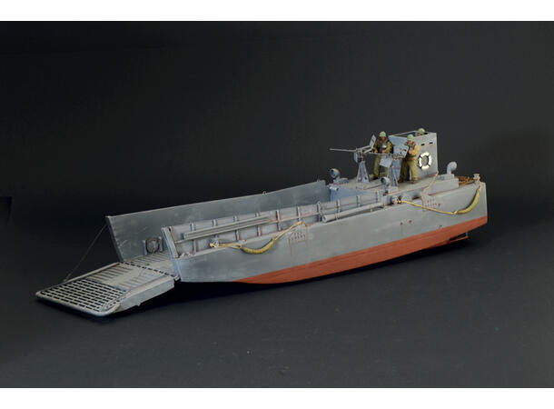 Italeri LCM 3 Landgangs fartøy m/3 figur 1/35 Plastbyggeset