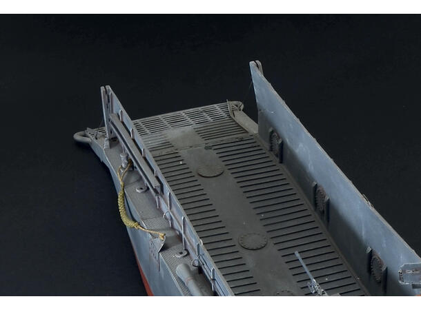 Italeri LCM 3 Landgangs fartøy m/3 figur 1/35 Plastbyggeset