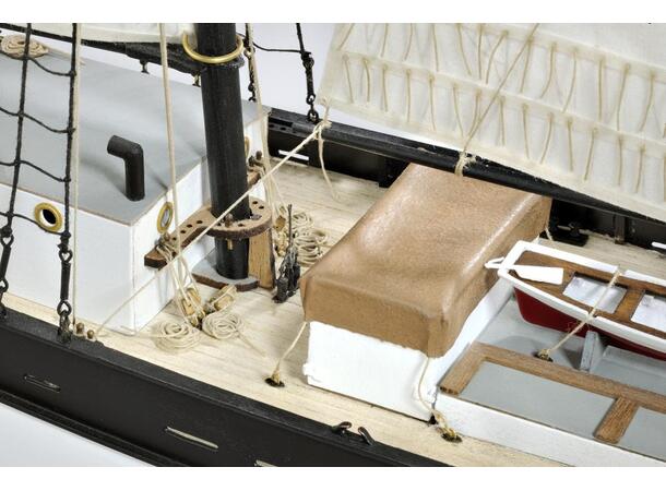 Hunter Q-Ship 1:60 Amati byggesett i tre