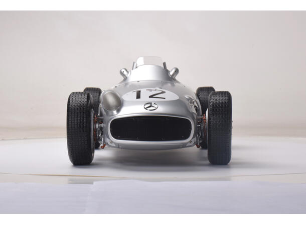 IXO Mercedes W196  1:8 Sterling Moss   50cm lang