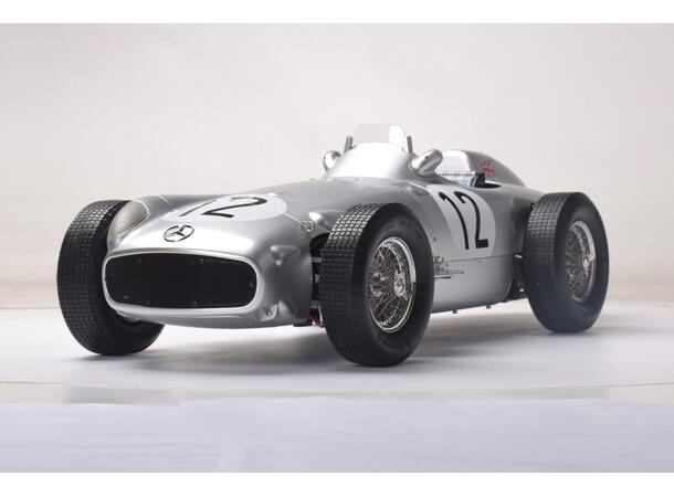 IXO Mercedes W196  1:8 Sterling Moss   50cm lang