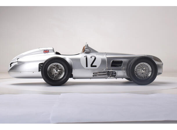 IXO Mercedes W196  1:8 Sterling Moss   50cm lang