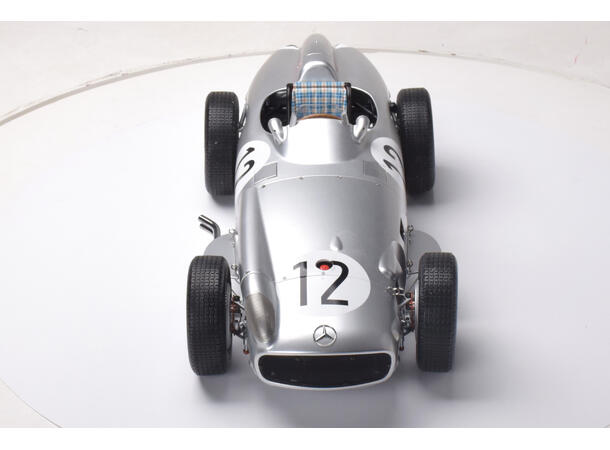 IXO Mercedes W196  1:8 Sterling Moss   50cm lang
