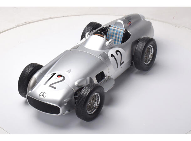 IXO Mercedes W196  1:8 Sterling Moss   50cm lang
