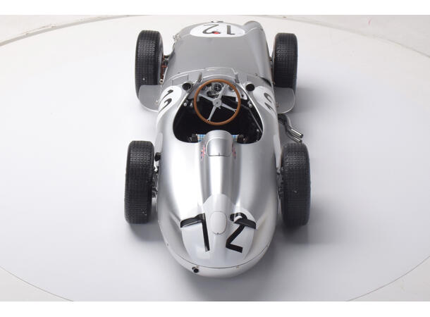 IXO Mercedes W196  1:8 Sterling Moss   50cm lang