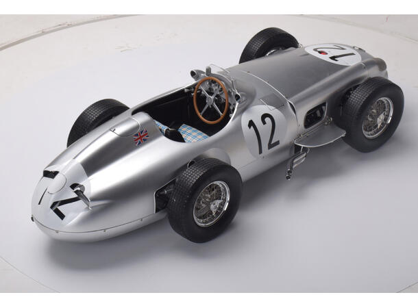 IXO Mercedes W196  1:8 Sterling Moss   50cm lang