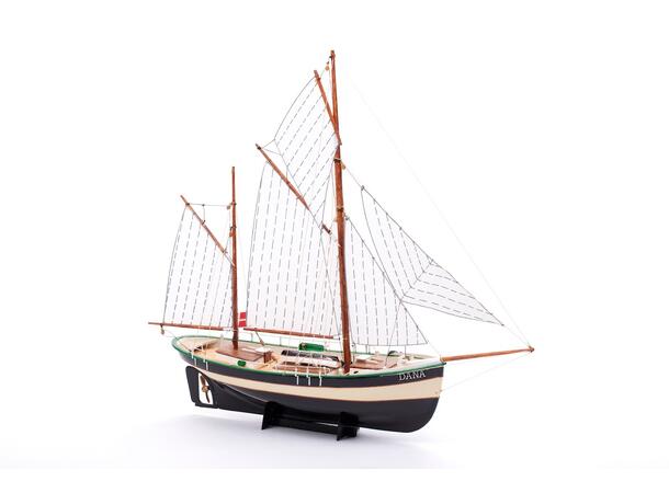 Billing Boats Dana 1:60 plast skrog