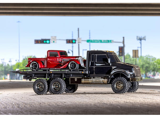 Traxxas TRX-6 Ultimate Hauler 6x6 Sort RTR Krever batteri og lader