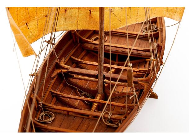 Roar Ege Viking skip 1:24  tre skrog Billing Boats